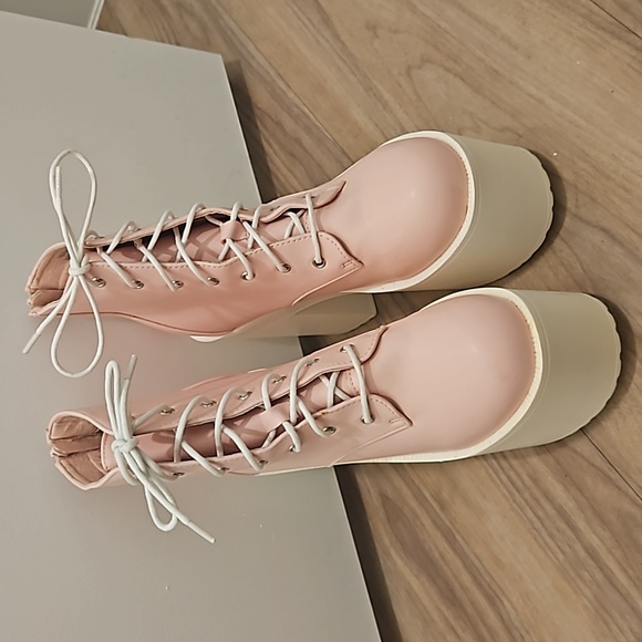 Pastel pink and white platform heels - Picture 1 of 4